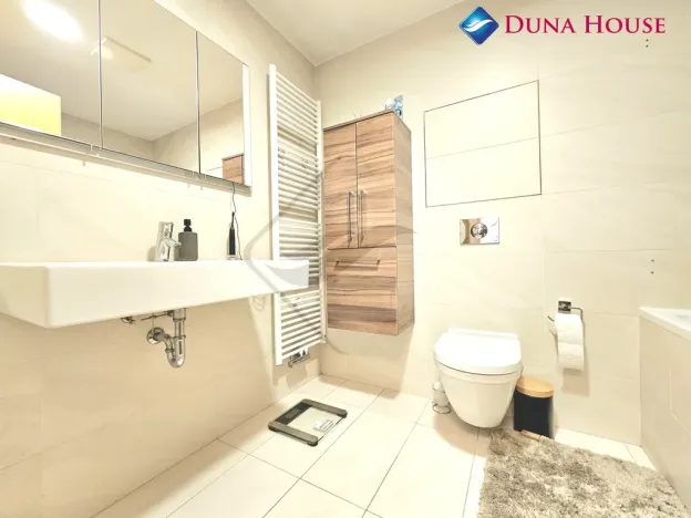 Pronájem bytu 1+kk, Praha - Žižkov, Ke kapslovně, 64 m2