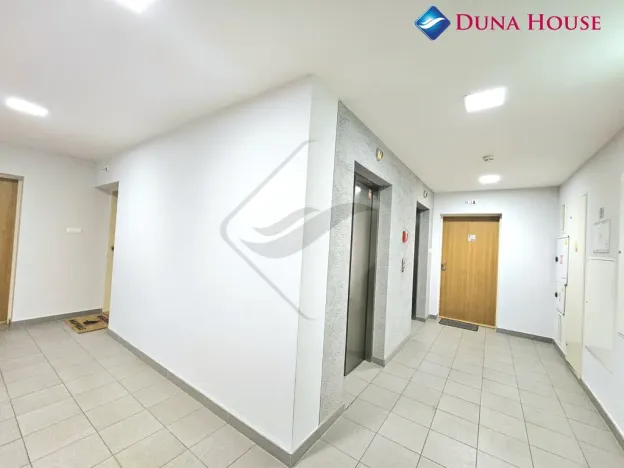 Pronájem bytu 1+kk, Praha - Žižkov, Ke kapslovně, 64 m2