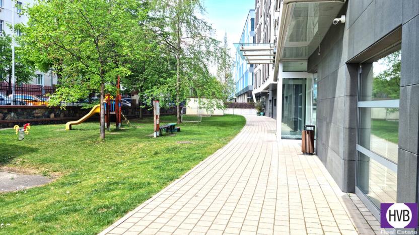 Pronájem bytu 1+kk, Praha - Holešovice, Jankovcova, 43 m2