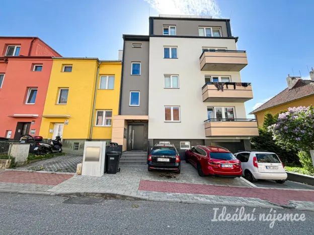 Pronájem bytu 1+kk, Brno - Židenice, Slatinská, 32 m2
