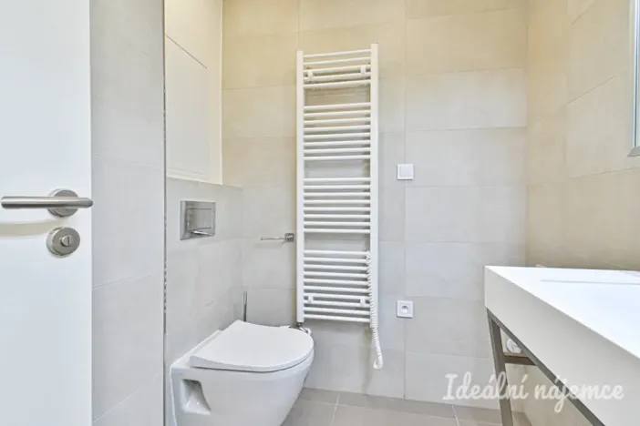 Pronájem bytu 1+kk, Brno - Židenice, Slatinská, 32 m2