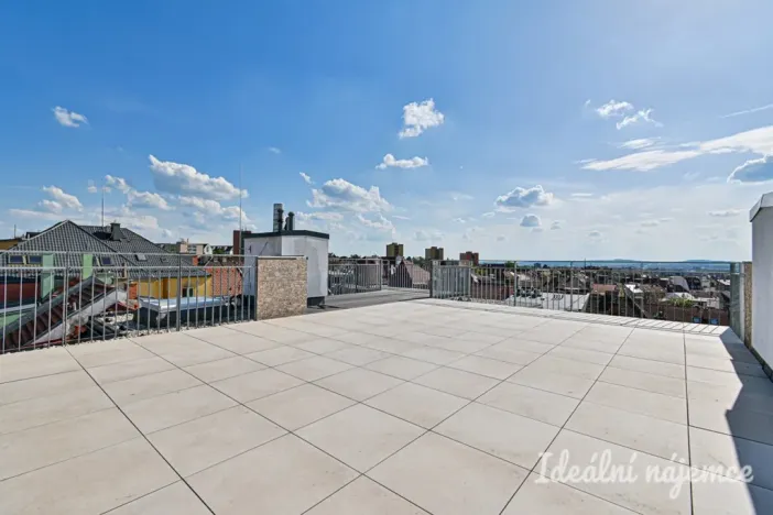 Pronájem bytu 1+kk, Brno - Židenice, Slatinská, 32 m2