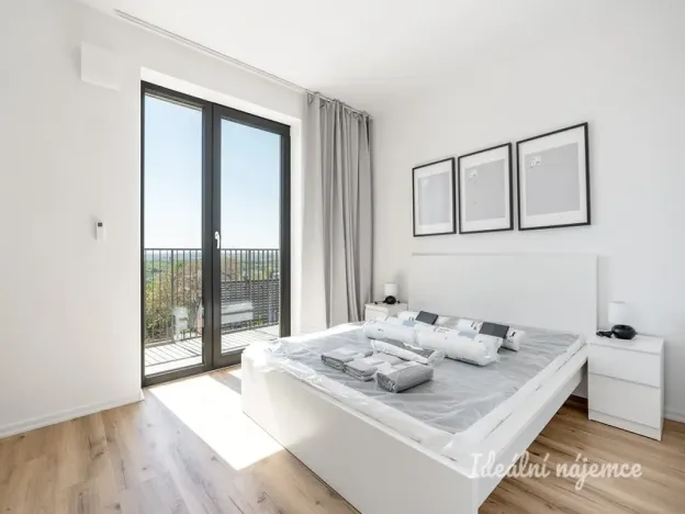 Pronájem bytu 2+kk, Praha - Kyje, Za černým mostem, 42 m2