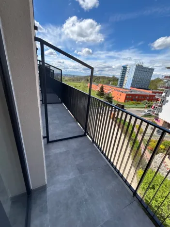 Pronájem bytu 2+kk, Praha - Kyje, Za černým mostem, 42 m2