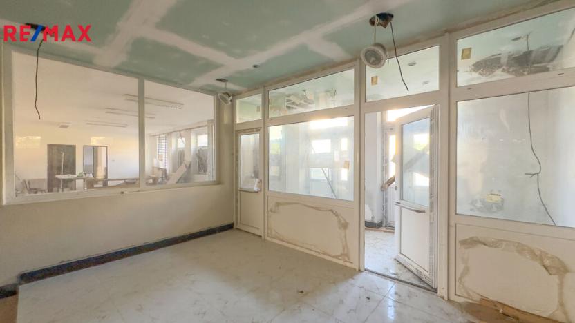 Prodej skladu, Úpice, Dr. Teuchmanna, 1817 m2