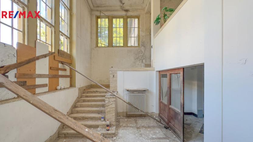 Prodej skladu, Úpice, Dr. Teuchmanna, 1817 m2