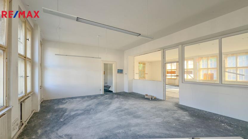 Prodej skladu, Úpice, Dr. Teuchmanna, 1817 m2