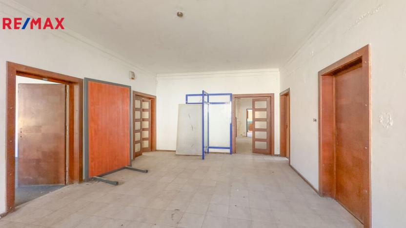 Prodej skladu, Úpice, Dr. Teuchmanna, 1817 m2