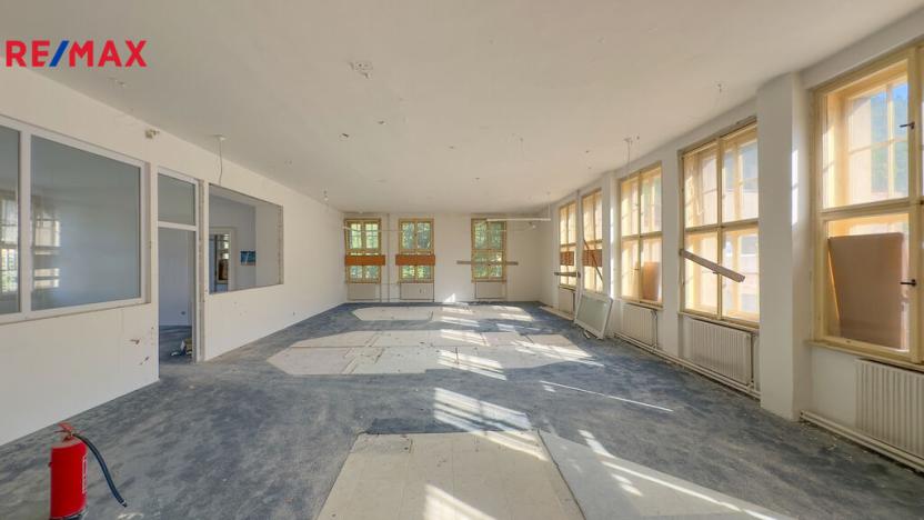 Prodej obchodního prostoru, Úpice, Dr. Teuchmanna, 1817 m2