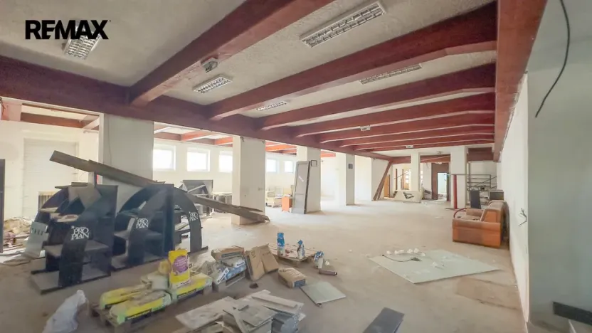 Prodej obchodního prostoru, Úpice, Dr. Teuchmanna, 1817 m2