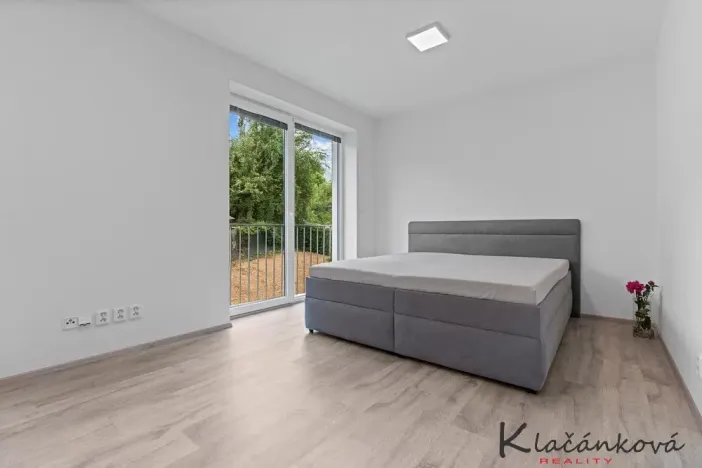 Prodej bytu 1+kk, Zlín - Malenovice, Pod Hradem I, 32 m2