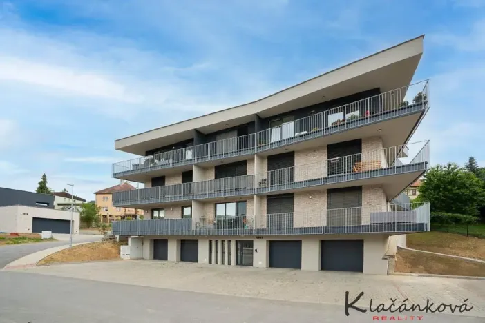 Prodej bytu 1+kk, Zlín - Malenovice, Pod Hradem I, 32 m2