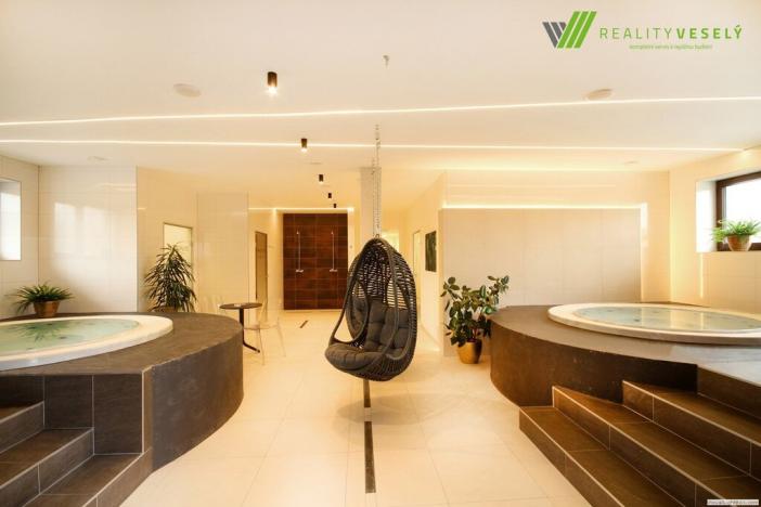 Prodej komerční nemovitosti, Veselí nad Moravou, Národních mučedníků, 391 m2