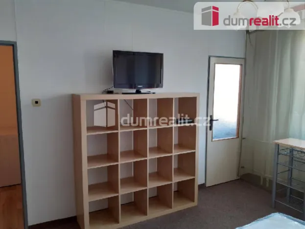 Pronájem bytu 1+1, Praha - Prosek, Veltruská, 27 m2
