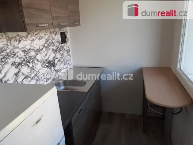 Pronájem bytu 1+1, Praha - Prosek, Veltruská, 27 m2