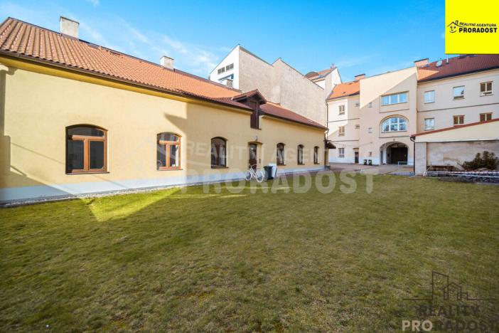 Pronájem kanceláře, Pardubice, třída Míru, 140 m2