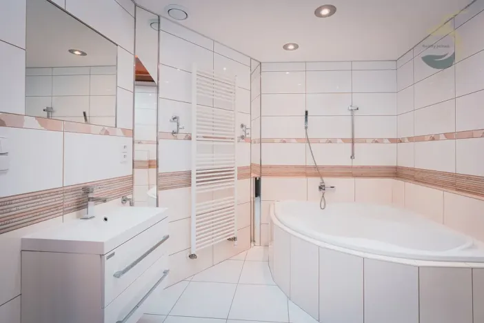 Prodej obchodního prostoru, Sušice, náměstí Svobody, 628 m2