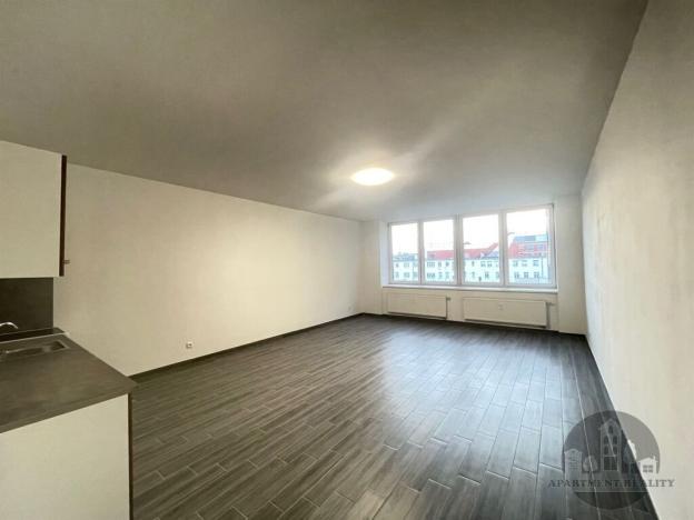 Pronájem bytu 1+kk, Praha - Vysočany, Na Harfě, 50 m2