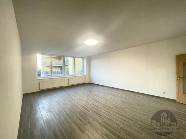 Pronájem bytu 1+kk, Praha - Vysočany, Na Harfě, 50 m2