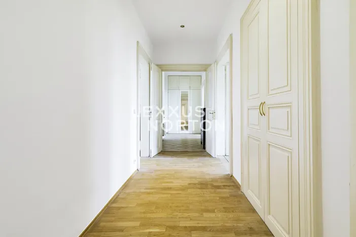 Pronájem bytu 4+kk, Praha - Nové Město, Na Moráni, 155 m2