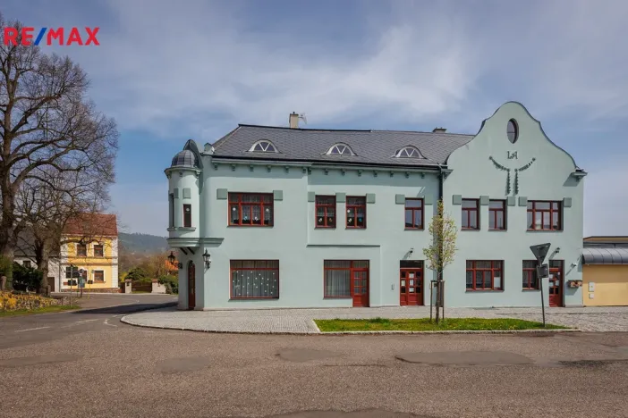 Prodej vícegeneračního domu, Valeč, Široká, 688 m2