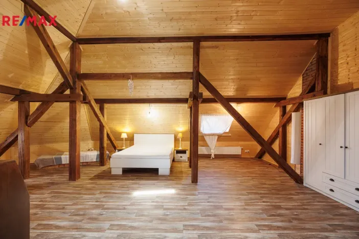 Prodej ubytování, Valeč, Široká, 688 m2