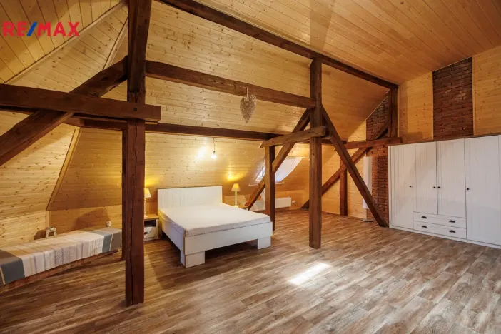 Prodej ubytování, Valeč, Široká, 688 m2