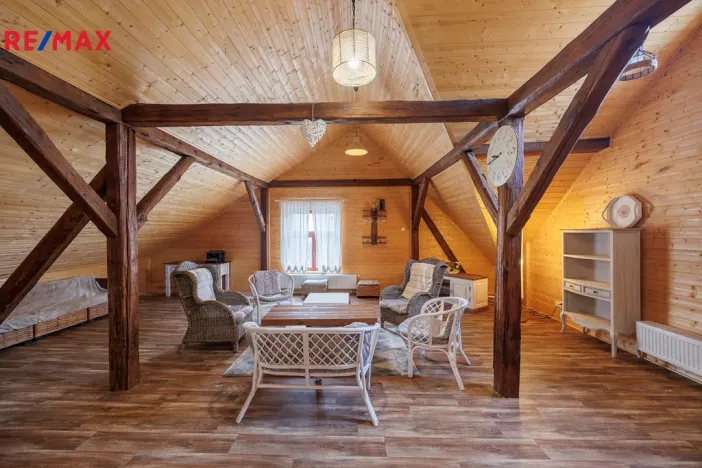 Prodej ubytování, Valeč, Široká, 688 m2