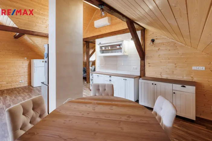 Prodej ubytování, Valeč, Široká, 688 m2