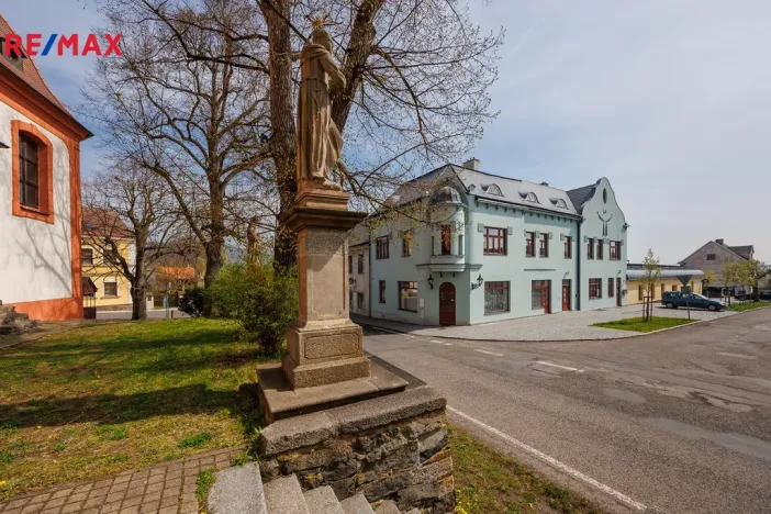 Prodej ubytování, Valeč, Široká, 688 m2