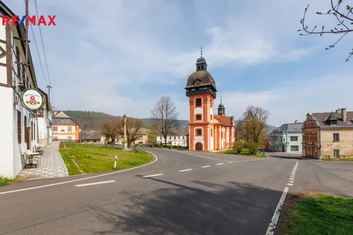 Prodej ubytování, Valeč, Široká, 688 m2