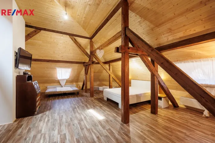 Prodej ubytování, Valeč, Široká, 688 m2