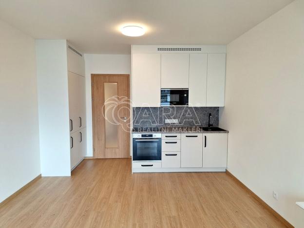 Pronájem bytu 1+kk, Praha - Hloubětín, Poděbradská, 32 m2