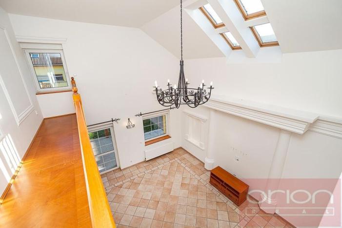 Pronájem rodinného domu, Praha - Řeporyje, Draženovská, 250 m2