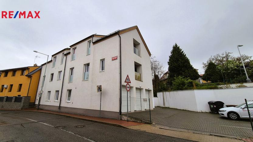 Prodej bytu 2+kk, Praha - Lochkov, Cementářská, 46 m2