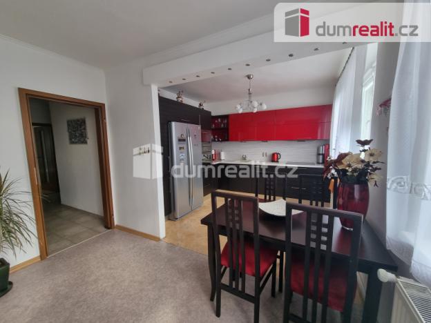 Prodej bytu 3+1, Lošany, 80 m2