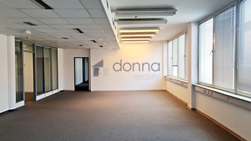 Pronájem kanceláře, Praha - Nové Město, Krakovská, 300 m2
