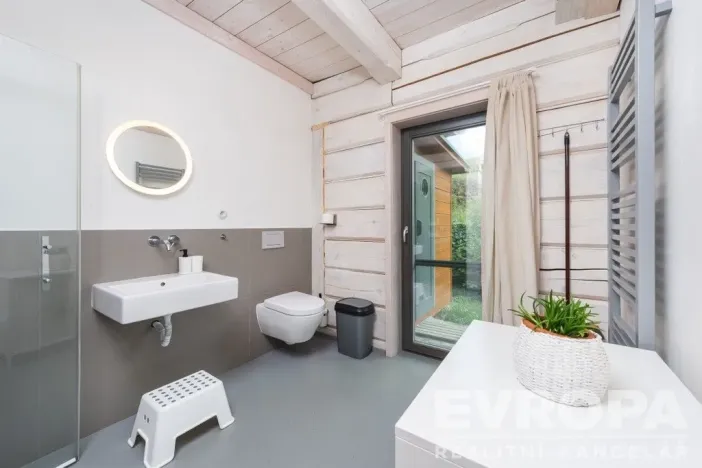 Prodej komerční nemovitosti, Bojanovice - Senešnice, Senešnice, 260 m2