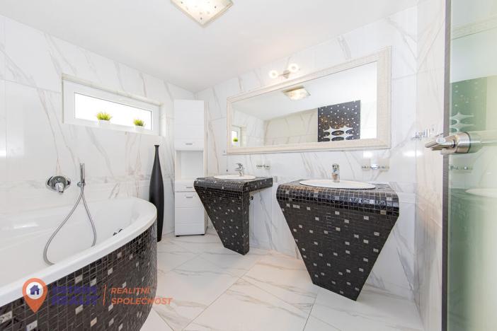 Prodej rodinného domu, Všemina, 286 m2