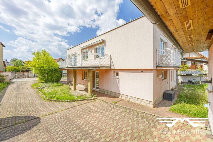 Prodej rodinného domu, Praha - Kbely, Kosmonoská, 220 m2