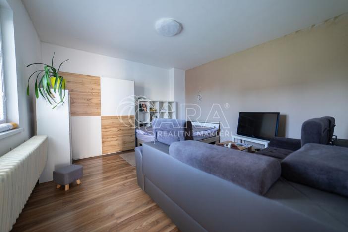 Prodej rodinného domu, Tachlovice, Olivová, 290 m2