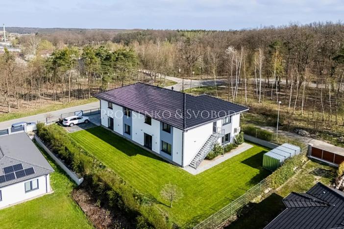 Prodej rodinného domu, Milovice, Lesní, 423 m2