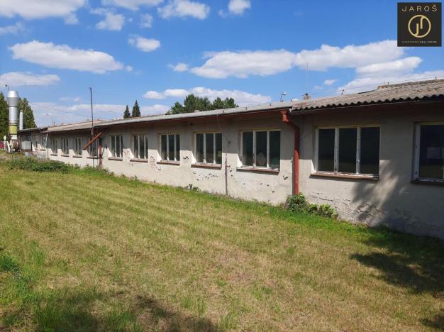 Pronájem výrobních prostor, Vroutek, 895 m2