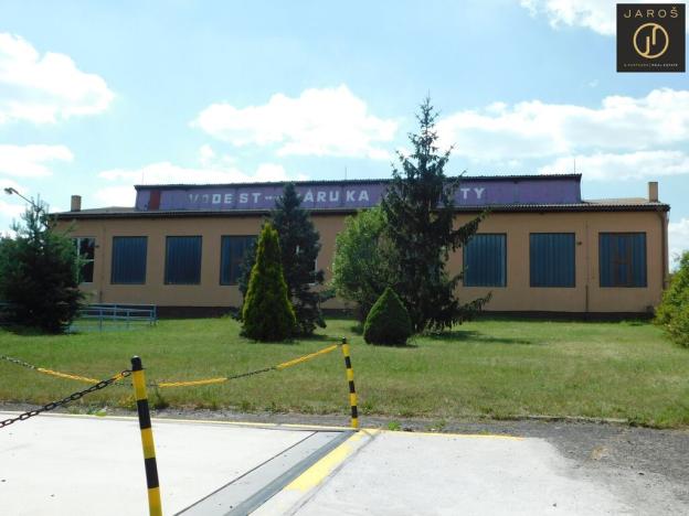 Pronájem výrobních prostor, Vroutek, 895 m2