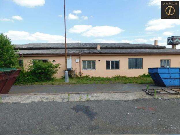 Pronájem výrobních prostor, Vroutek, 895 m2