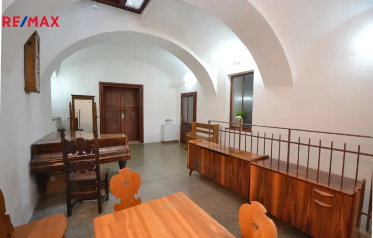 Prodej rodinného domu, Uničov, Masarykovo nám., 307 m2