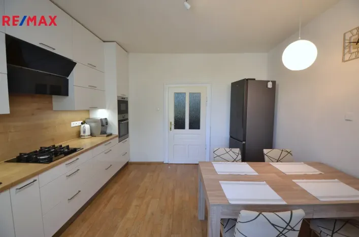 Prodej rodinného domu, Uničov, Masarykovo nám., 307 m2