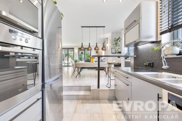 Prodej rodinného domu, Tuchoměřice, Pod Hájem, 205 m2