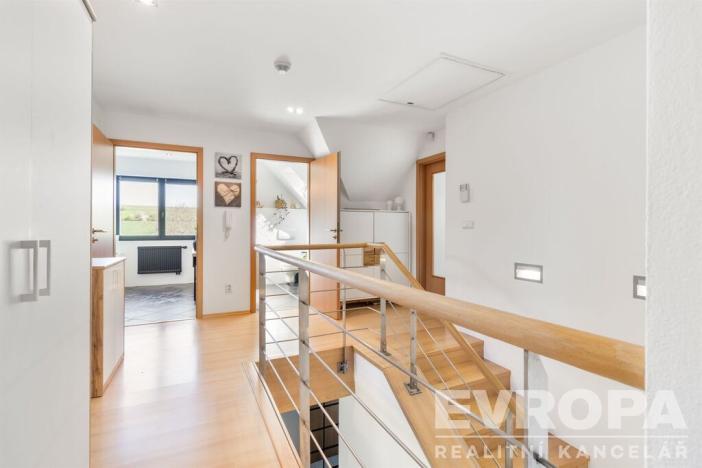 Prodej rodinného domu, Tuchoměřice, Pod Hájem, 205 m2