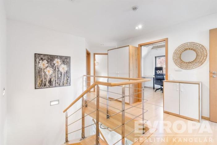 Prodej rodinného domu, Tuchoměřice, Pod Hájem, 205 m2